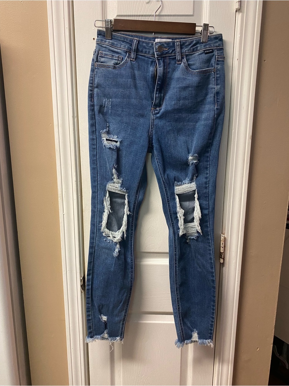 Cello Distressed Dark Blue Women's Skinny Jeans Size 7